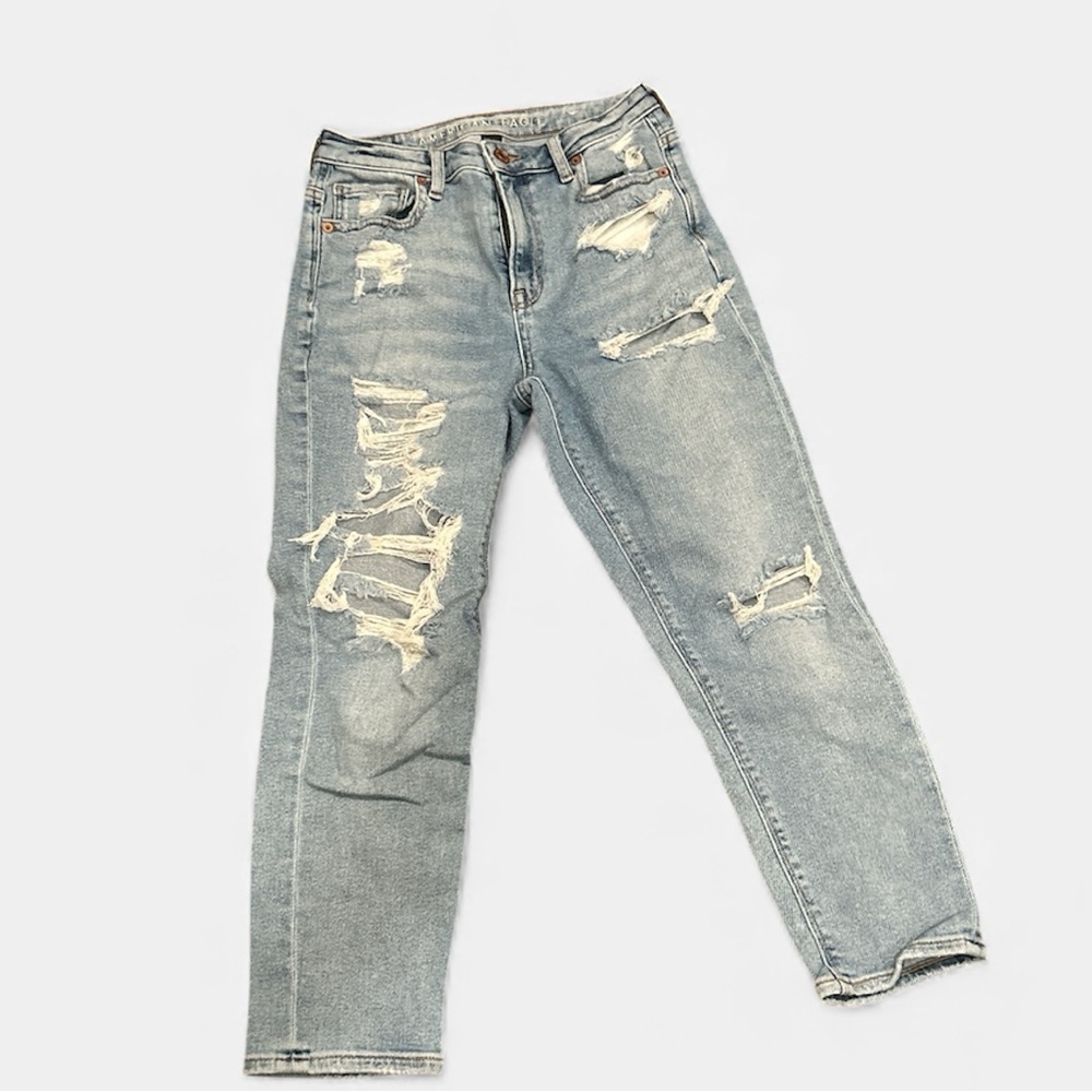 American Eagle Outfitters Light Blue Distressed Boyfriend Jeans